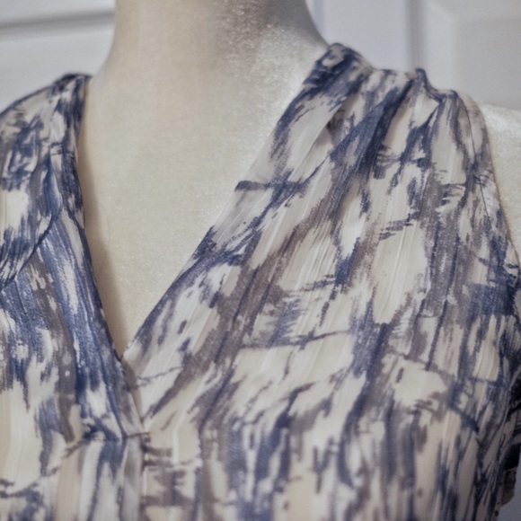 Watercolor Hi-low Blouse - Picture 4 of 5